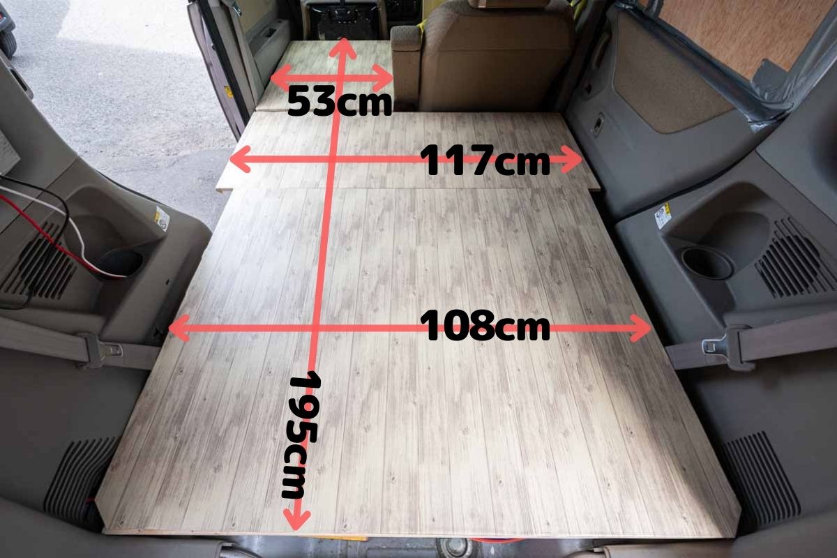 軽自動車に車中泊用の収納付きベッドを自作 全面ベッドで快適な寝心地を ぜつえんアウトドア