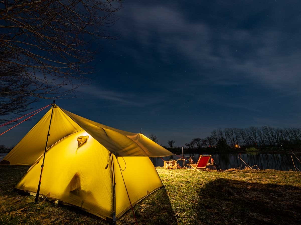 南幌町三重湖公園キャンプ場でテントを張ってる夜景