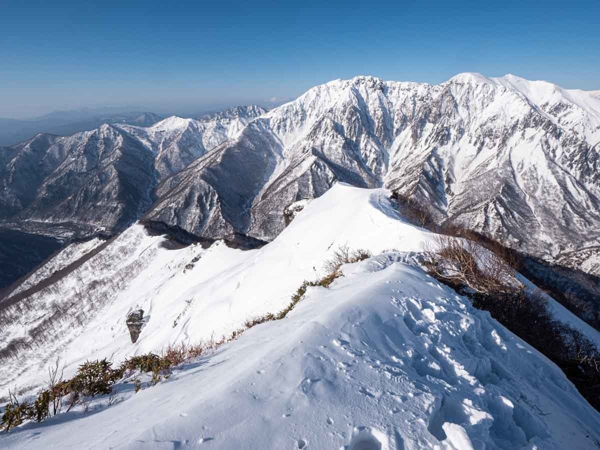 白毛門から見た谷川岳