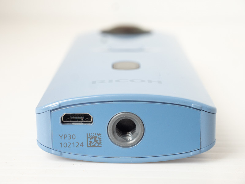 RICOH THETA SC2 ブルー下部から