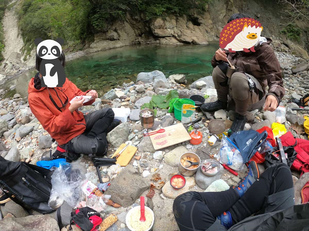 渓流でお昼ご飯