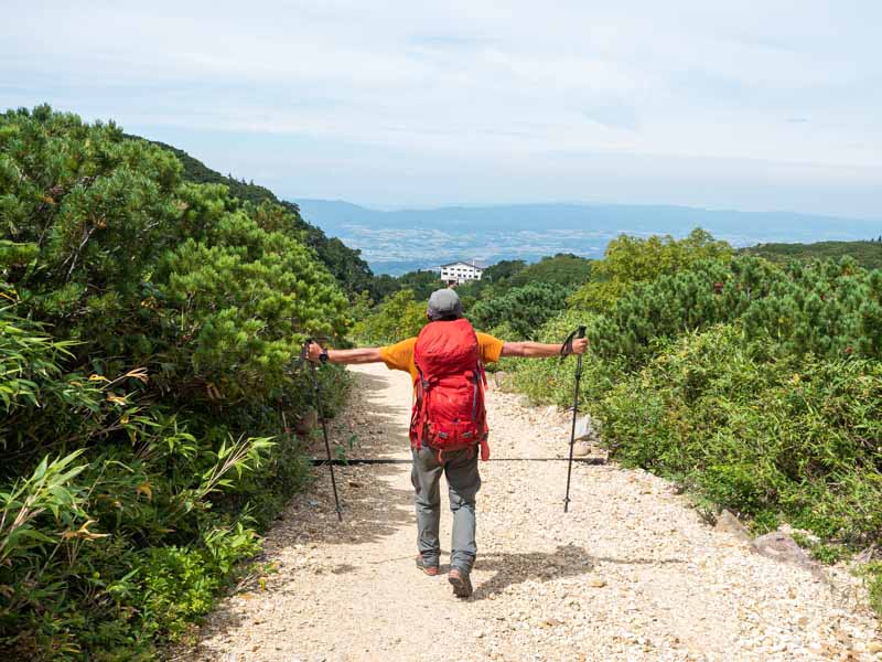 旭岳から富良野岳へ縦走