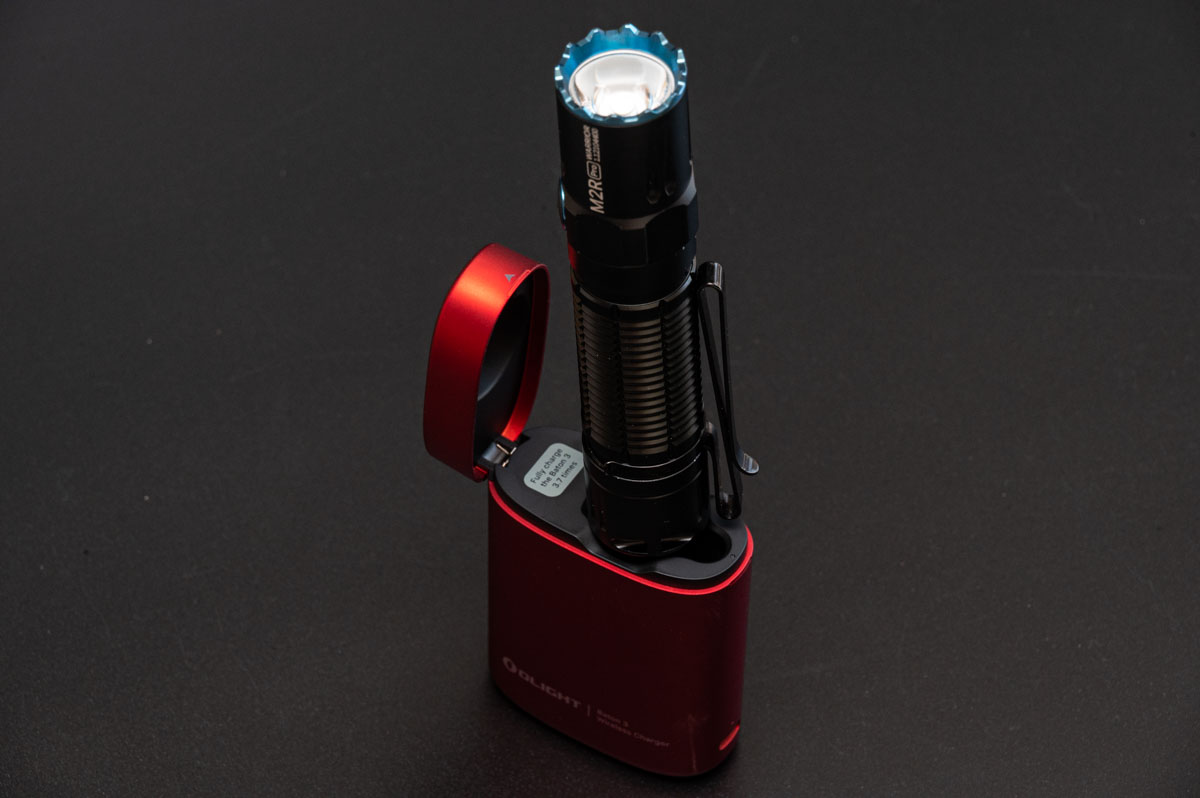 OLIGHT Baton3 Premium Edition ケースにM2R Pro Warrior