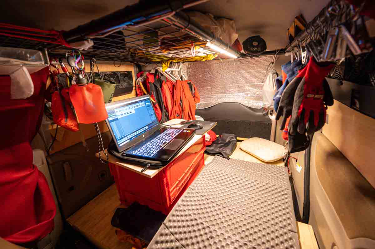 車中泊 VANLIFE サブバッテリーシステム