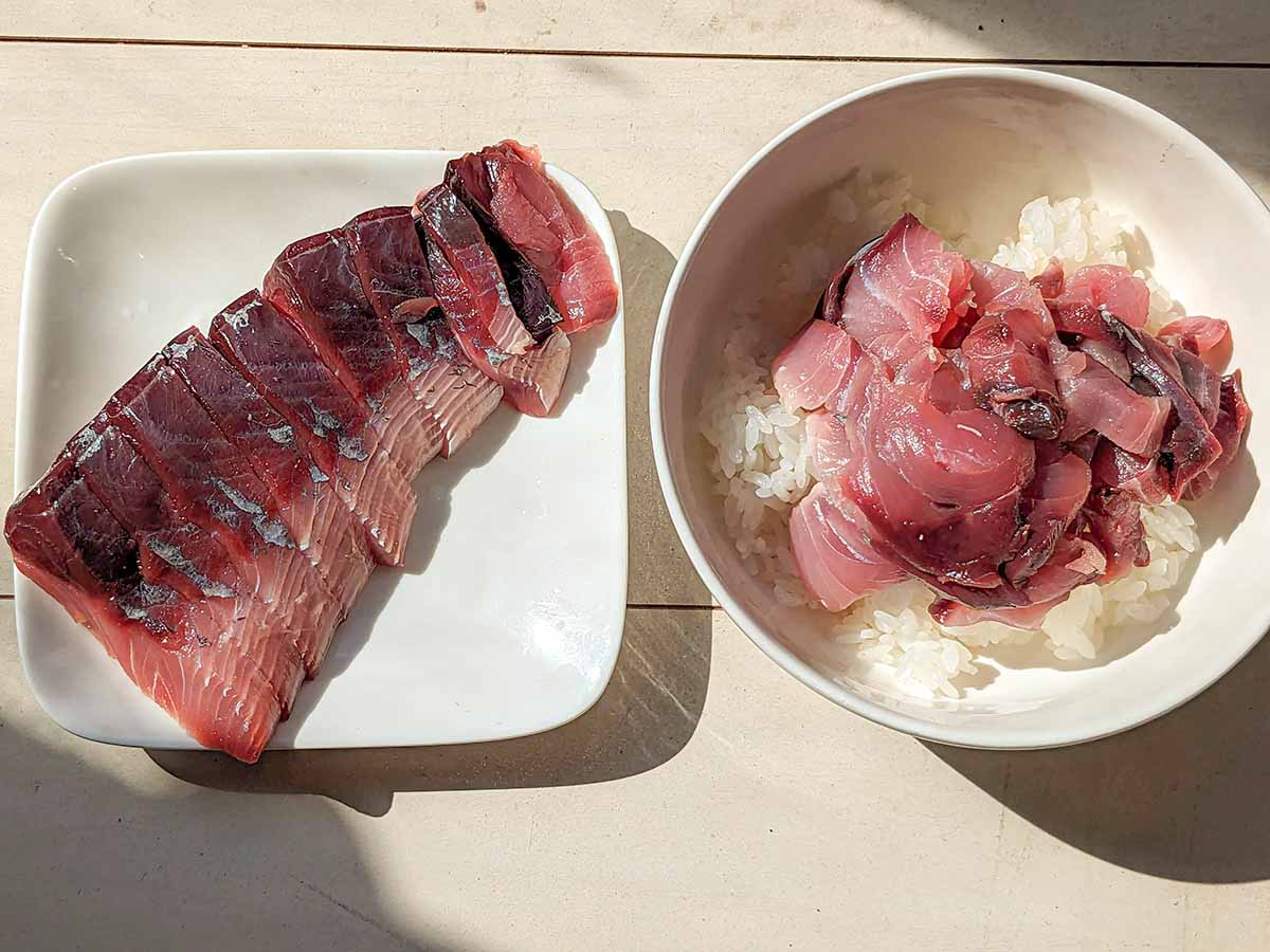 ブリの刺身と海鮮丼