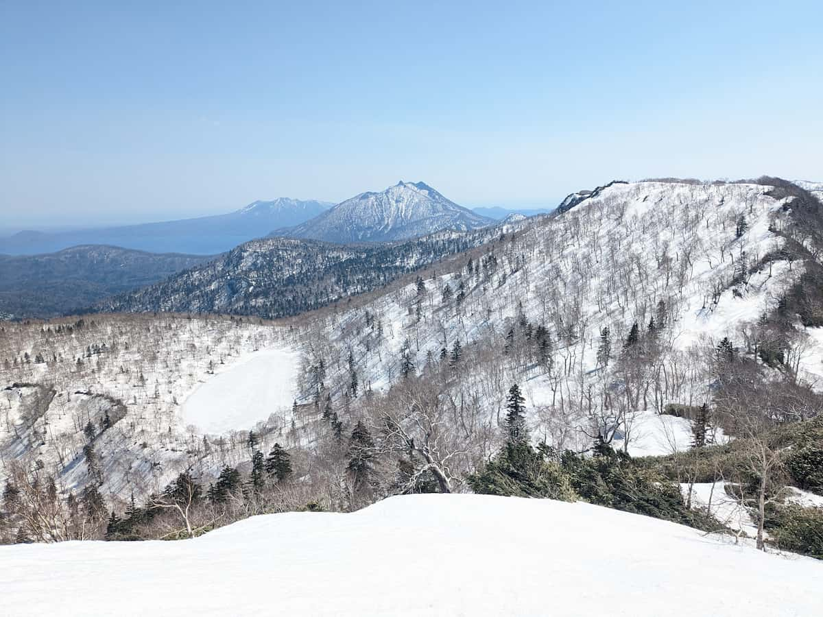 空沼岳から見た恵庭岳